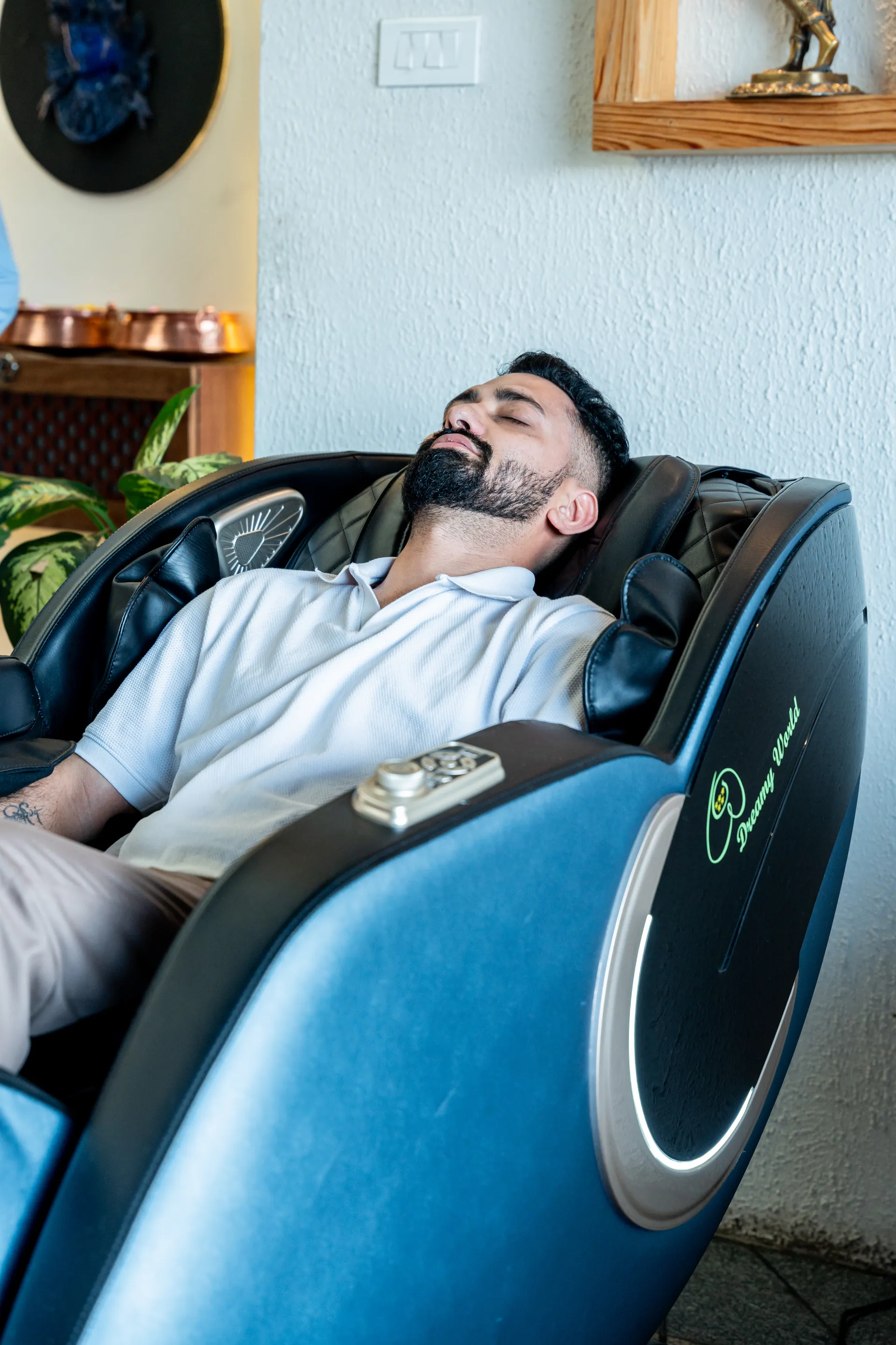 Yatra Lounge premium seating and services